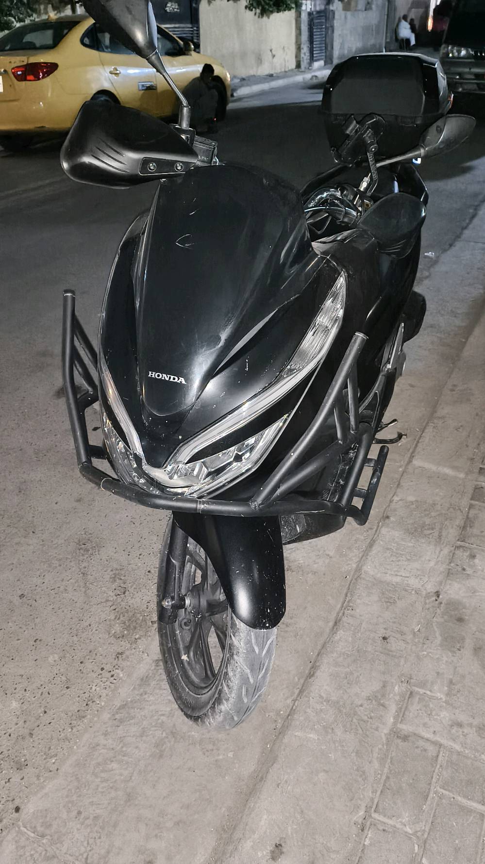 pcx  جيل ثالث ماليزي كفاله عامه ماشيه 18 الف 