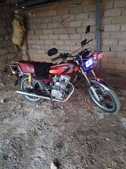 السلام عليكم ماطور للبيع سيفان موديل 20وايرمنيه كلها تشتغل تواير جدد سعر 375بي مجال  للستفسار تصال علا رقم ***********مكاني بل كسك مراوس يرهم
