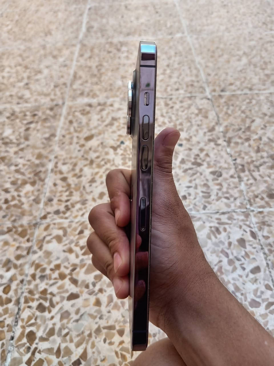 للبيع ايفون 14برو ماكس ذاكره 256 شرط للجهاز مامفتوح شخط مابي نضافه 95٪ قفلو 825 رقم ***********
