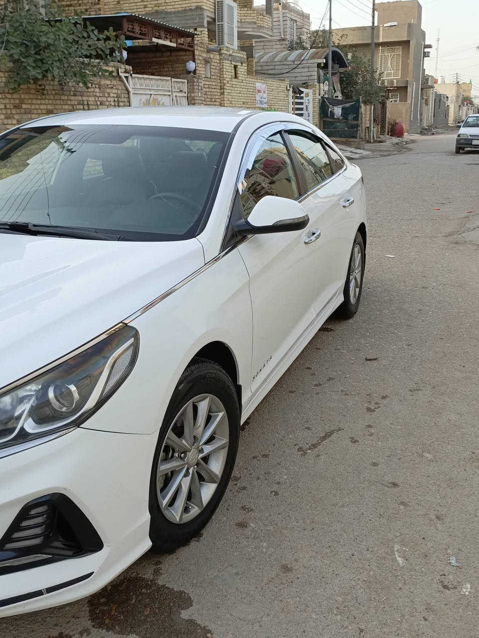 سلام عليكم سوناتا وارد كوري موديل 2020 بانزين اصل قطعتين تبريد مكينه 2000 دوش  رقم بابل مكاني ميسان العماره السياره جاهزه ما تصرف عليهه ربع دينار ملاحضه لوارد كوري يجي بيء صبغ 
السعر 155 
رقم الهاتف ***********
