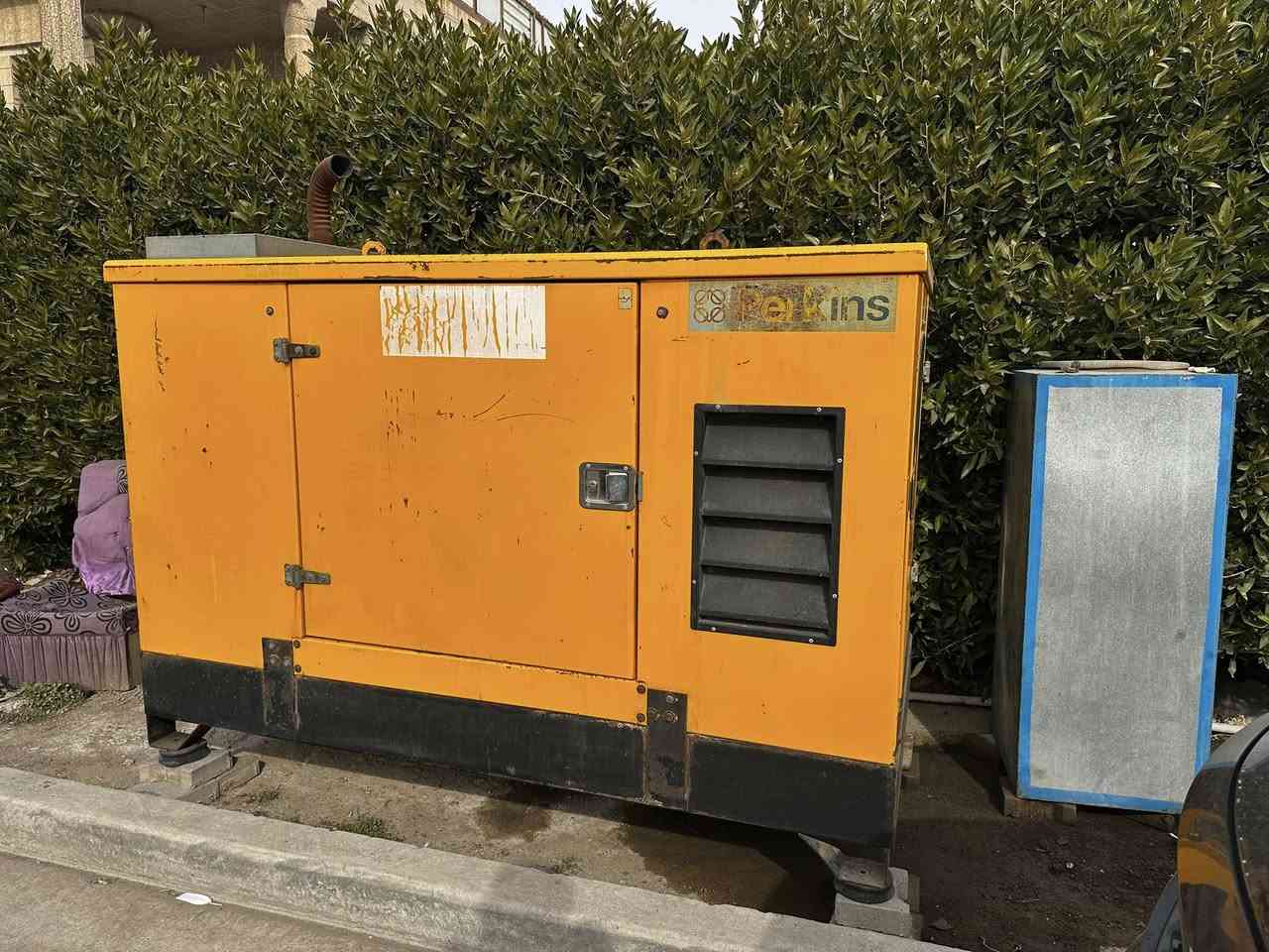 مولدة بيركنز انكليزي اصلي كاتم 30kv للبيع
المولدة شغالة مابيها اي نقص و المحرك ٣ سلندر ابلادي ما مفتوح  . + التانكي مع المولد 

* المولدة استخدام للبيت فقط
مكانها بغداد شارع فلسطين قرب نادي التركماني 

السعر ب٤٣

***********
