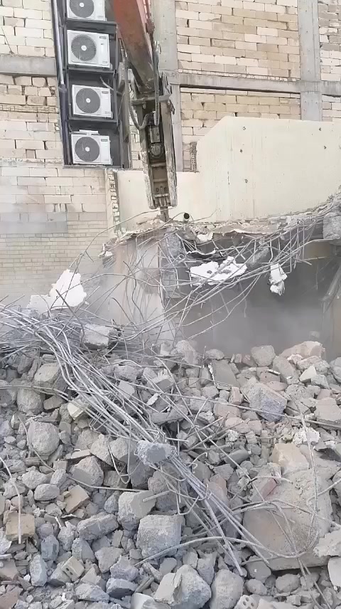 السلام عليكم نعمل بالتفليش البيوت القديمه في النجف للاستفسار على هذا الرقم ***********
