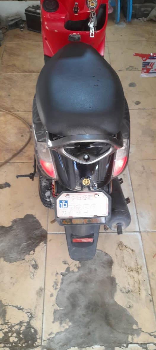 السلام عليكم ماكس بوليس نضيف وكلشي شغال بيه السعر ٤٢٥الف العنوان لامين يم باقر ابو ل***********
