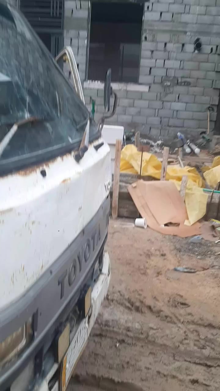 سلام عليكم 
بناء نجارة وصب  يومي قطعي  تسليم هيكل
***********
