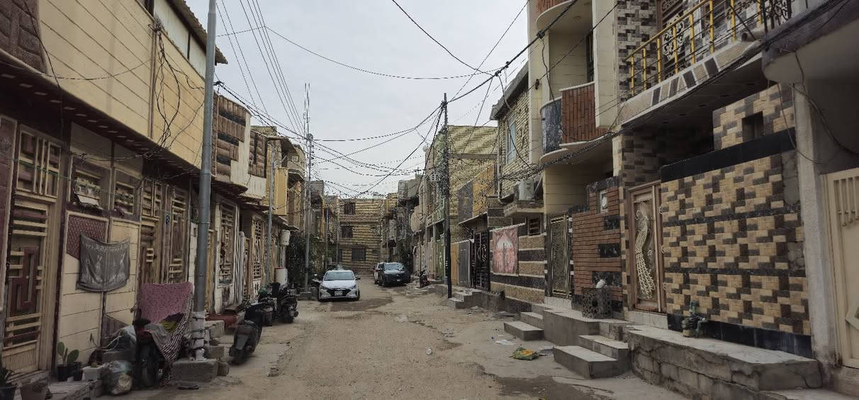 أهلا وسهلا بكم متابعينا الكرام... الملاك للعقارات كربلاء ..

🏠 بيت المساحة 50 م طابق ونص بناء بلوك كله سيراميك وسقف ثانوي 
الطابق الأرضي 》 طارمة و صحيات خارجية وإستقبال وصالة ومطبخ وصحيات داخلية ومنور 
الطابق الأول 》غرفة نوم كبيرة وصحيات وسطح صغير وصالة صغيرة وبلكونه 
💥 البناء حديث البيت محتاج فقط أجهزة كهربائية للأنارة 
🎬 يوجد فيديوا بالتعلقيات يوضح كلشي 
💲 السعر #73_مليون 

💥 العنوان// كربلاء _ حي الأمام علي ع _ مقابيل مستشفى الكفيل التخصصي _ يبعد 3 كيلو عن الإمامين عليهم السلام يصلح سكن أو حسينية للزوار بالقرب من الحولي أبو مهدي المهندس 

للأستعلام والأستفسار:

☎️ ***********          ☎️ ***********
                  محمد أبو ملاك الحسناوي
