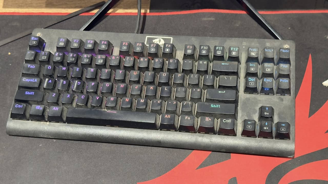 السلام عليكم
بيسي كيمنك للبيع وية الشاشة و ups و كيبورد 

GPU: RTX 2070 super msi

CPU: R5 3600x

Rams: 16

Power supply: 700

Hdd: 2TB

Ssd: 256 gb
Monitor: 144 hz ips 1 ms

Ups maxima

Keyboard redragon

السعر: مليون و خمسين و بيها مجال


**إذا كنت صاحب هذا الإعلان وتريد حذفه لأي سبب، رجاءا أرسل رسالة إلى الدعم الفني**