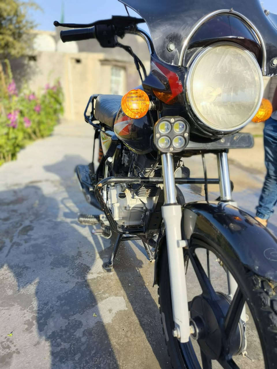 سلام عليكم شباب  بوكسر 21 مرقم بغداد تحويل ثاني يوم غرامات ما عليه الدراجه  الكهربائيه كله شغال دراجه تخبل مجفته مره وحده تجفيت شركه السعر بواحد 750 وبيه مجال مكان بغداد التواصل اتصل *********** بس واتساب
