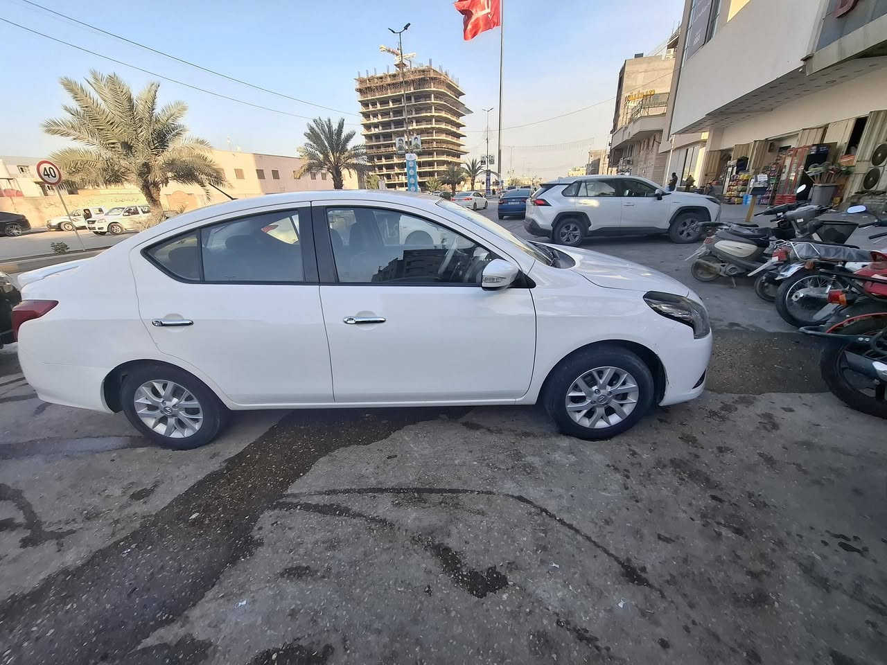 سلام عليكم
نيسان سني 
موديل ٢٣ 

ماشية ١٠٠ 
كفالة عامة 
السعر ١٢٠ وبيها مجال بسيط 
العنوان 
كربلاء 
***********
