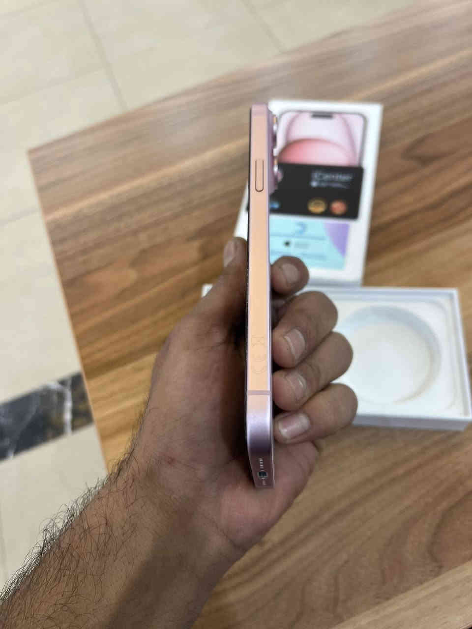 ايفون ١٥ بلاس
دبل سيم كارت (سيم كارت عادي والثاني شريحة الكترونية)
بطارية ٨٦٪؜
ذاكرة ٢٥٦
اللون وردي
من اي سنتر بعده ضمن فترة الضمان (ضمان سنتين) 
السعر خاص ( ***********
