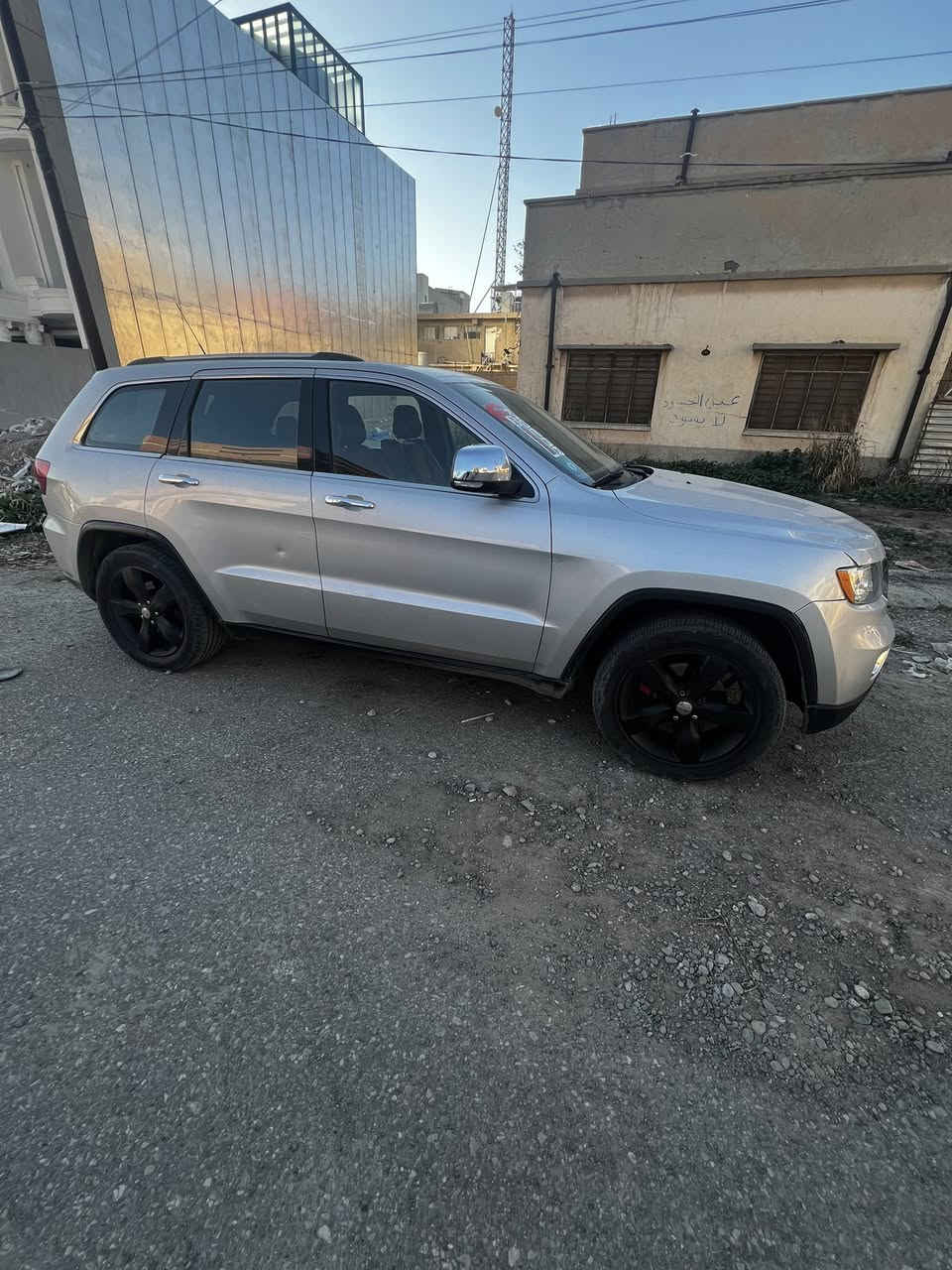 السلام عليكم 
جيب 2011 اوفر لاند فول مواصفات 
مكينه هيمي 8. 
سياره صبغ حزام 
سياره تشتغل وتمشي  ابيع مكينه كايمه 
مكانه كركوك 
***********
