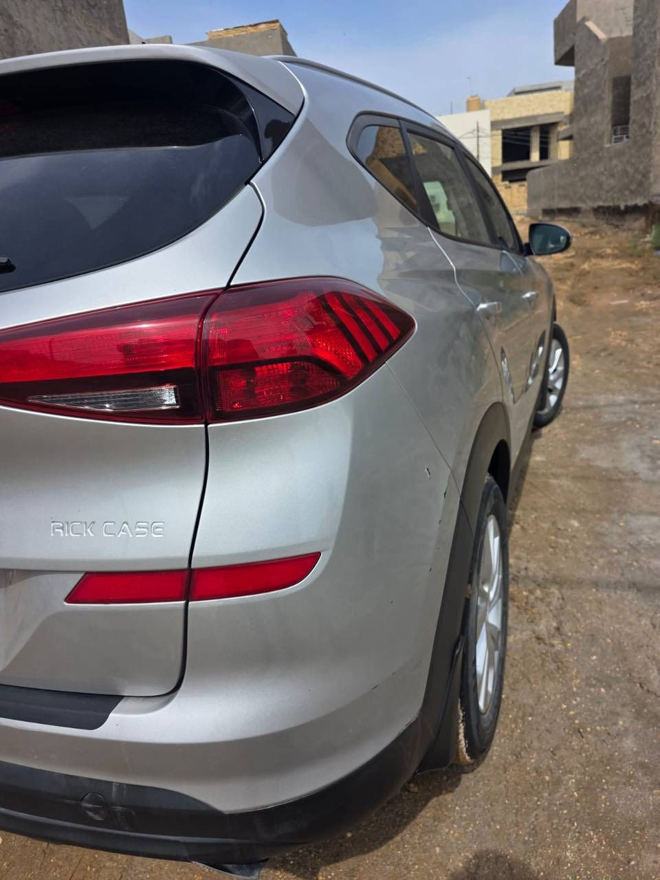 السلام عليكم 
توسان رصاصي 2020 وارد أمريكي 
المكينه2.0 GDI
عداد السياره 78 ألف مايل
المواصفات
*رادار امامي 
*رادار جانبي 
*تدفئة مقاعد
*مقعد السائق كهرباء
*أوتو هولد
*سايد بريك كهرباء
*بصمة تشغيل و دخول 
*تثبيت مسار
*مثبت سرعه
*تحكمات جهتين
*شاشه كبيره
*ابل كار بلي و أندرويد اوتو
السعر 178$ 
مكان السياره بابل
للإستفسار الاتصال على ***********
