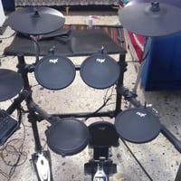 شباب هذا درامز للبيع جهاز نظيف جدآ هذا فديو للتوضيح عن اصواته وشغله ال...