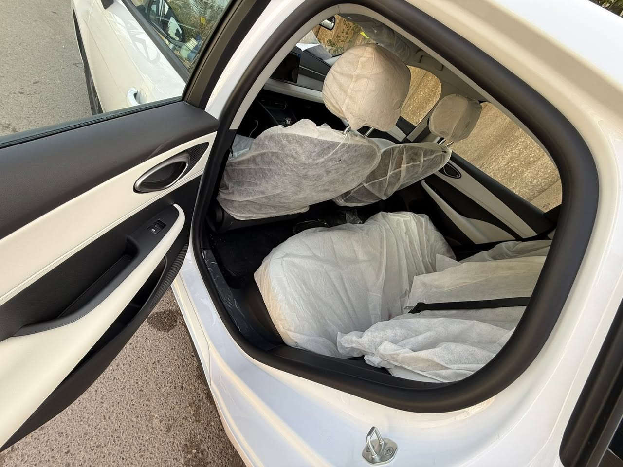 سلام عليكم بي وايدي ٢٠٢٥سياره ماشيه ٣٠٠٠كيلو متر زيرو مرقم جديد سياره كفاله من رقم للرقم مكاني بغداد باسمي سياره الشراي يتصل ***********
