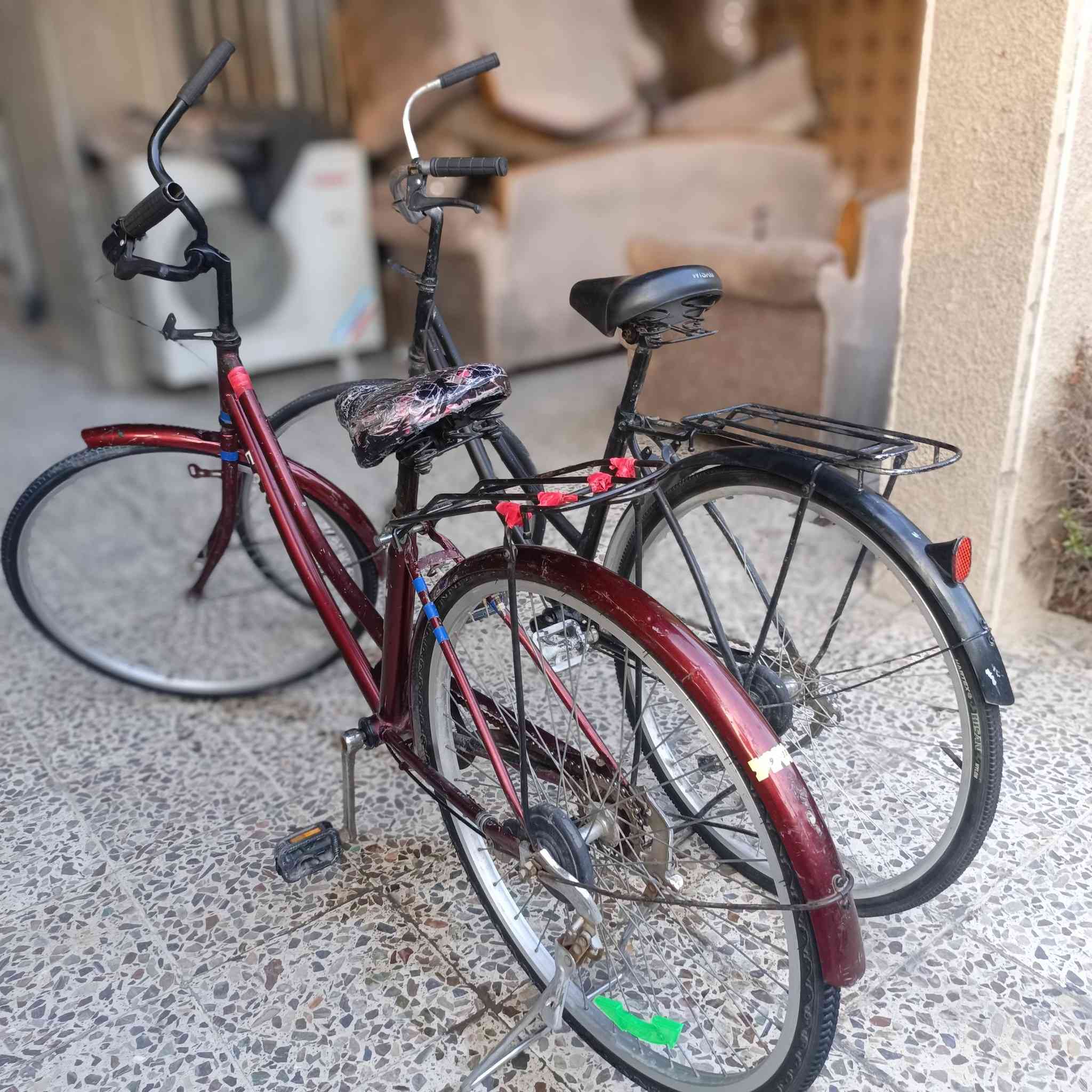 السلام عليكم باسكلات للبيع واحد مصبوغ واحد يرادله ولف الاسود مصبوغ باسكلات نضيفات زينات السعر 80 العنوان بغداد الجديدة رقم او مازنجر ***********
