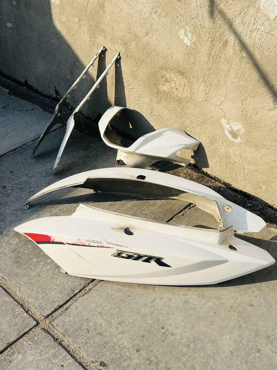 سلام عليكم كفرات جي تي آر للبيع ترايش 2 وصفاح وكصة بكلايت بلاديات نضيفات تصل وتدلل ‭0776 530 4228‬
