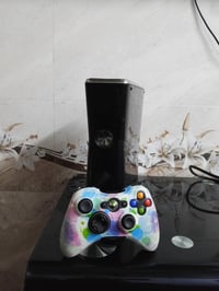 اكس بوكس للمراوس بلي 4 سلم مهكر  وانطي فرق هارد320 ويه يدتين  جهاز نضي...