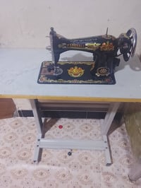 مكينة • مكينة متروكة • مكينة خياطة • مكينة مستعملة • ماكينة خياطة