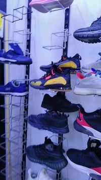 الخاجية واسط • شلعة أحذية • سنغافورية