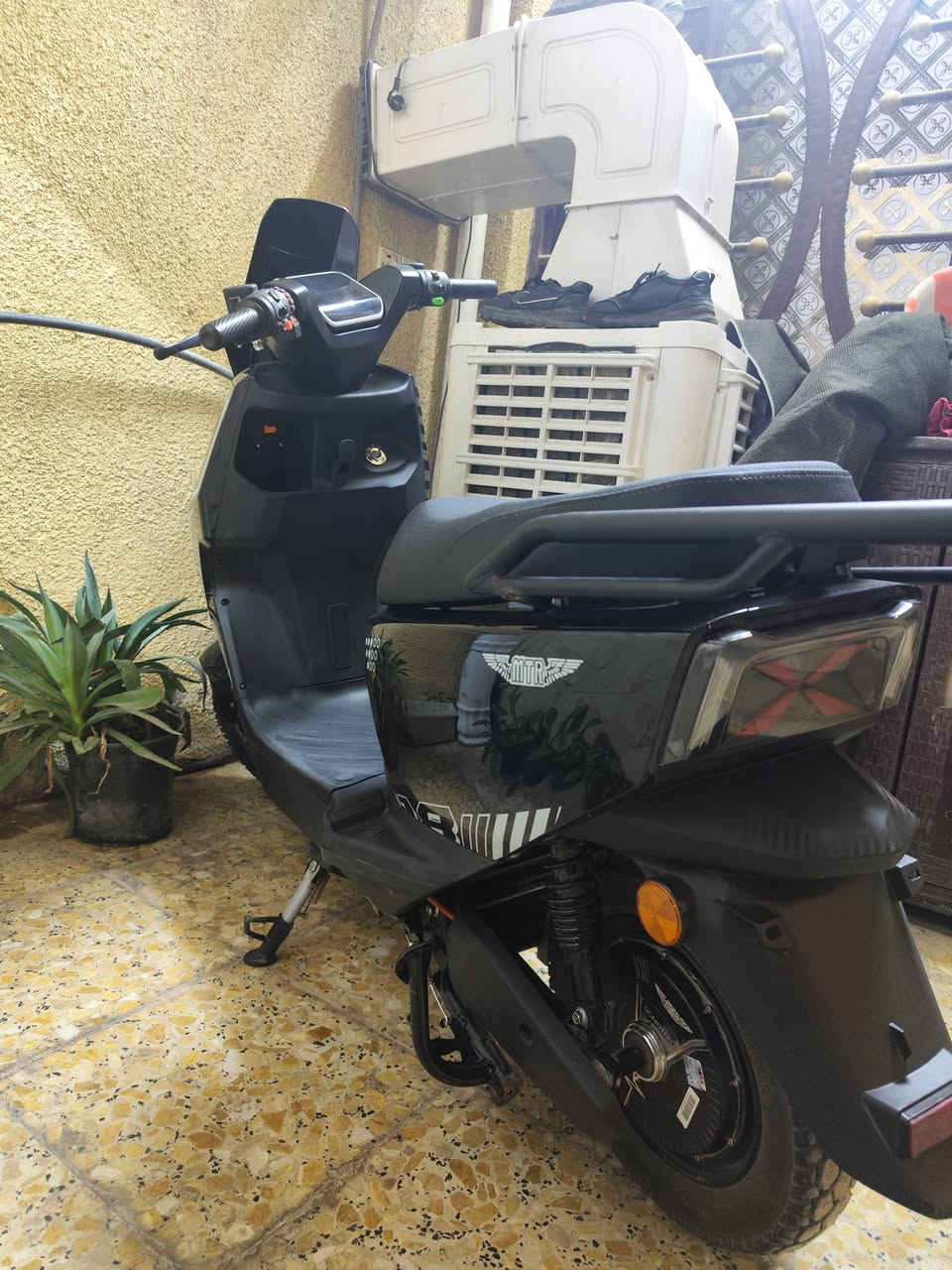 السلام عليكم دراجه MTR .. شكل رياضي موديل 2025 .. ثلالث سرعات الـ اولى الي هيه 35 و الثانيه 48 و الثالثه الي هيه 66 حقيقه ( بطاريتها ليثيوم ) جبيره و تمشي 75 كيلو الدراجه نقصها مرايه وحده تجي وياها خوذه و جنطه مال دلفري او تخلي بيها ايشي تحب و  وياها الشاحنه اكيد الكهربائيات كلها شغاله و بيها سماعه بلوتوث تحكم ستيرن و بيها نضام البك و البارك و يجي وياها سوجين و بصمتين بيهن القفل و الفتح و انذار و تشغيل عن بعد و اطفاء عن بعد هم و بيعا مارتين تشغيل مباشر الي هو الـ NFC رايدها بمليون و اربعميه و خمسين ( 1,450,000 ) ( و بيها مجال ) الله شاهد جديده و ما بدل لا بطاريه و ولا اي شي صار سبوعين من اخذتها بس عوزت فلوس .. مكاني بغداد الدوره اي سؤال راسلني ماسنجر و اني خادم


**إذا كنت صاحب هذا الإعلان وتريد حذفه لأي سبب، رجاءا أرسل رسالة إلى الدعم الفني**