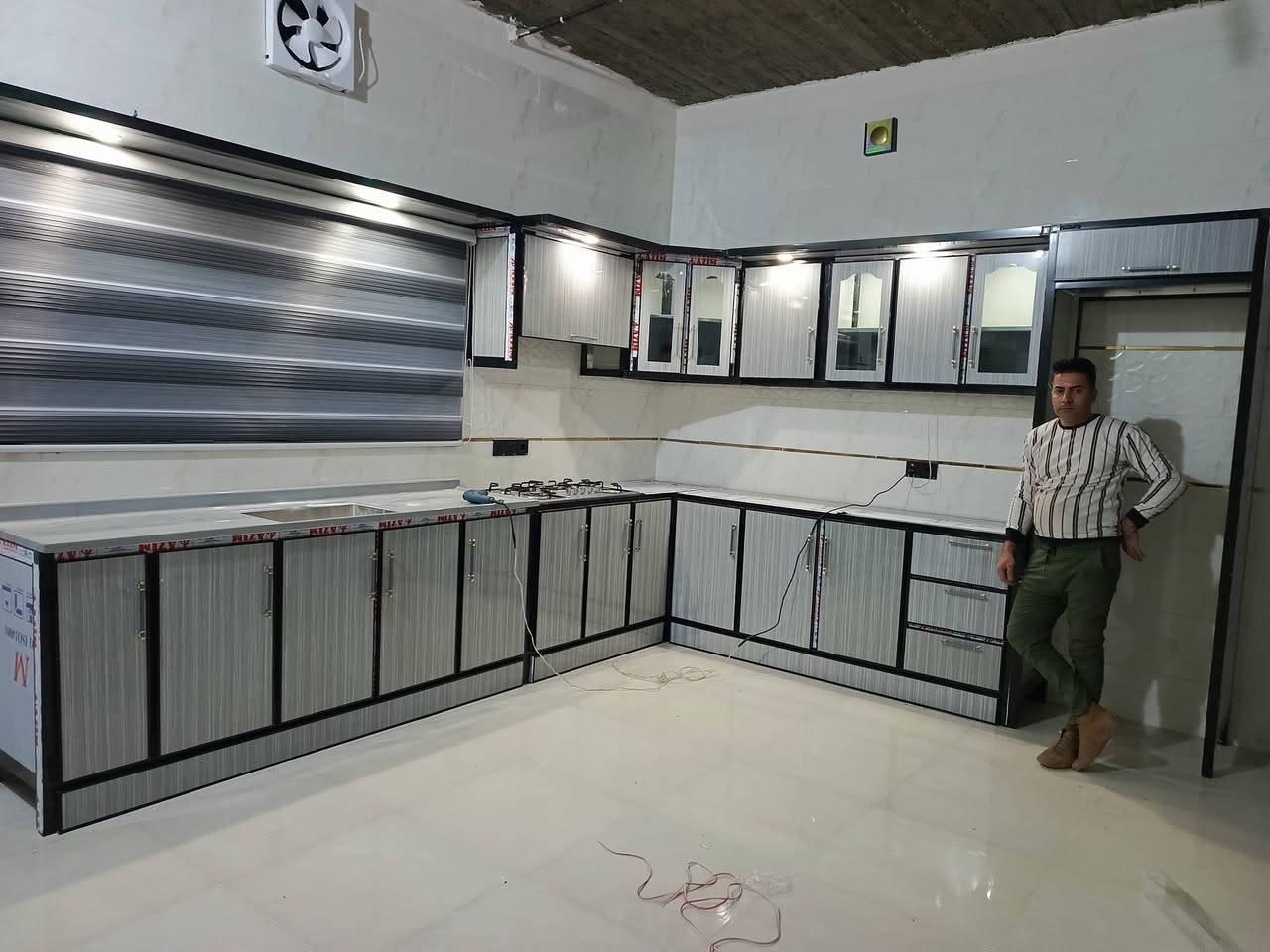 جدد مطبخك ويانه عندك كونتر قديم ناخده منك نفصلك موديل جديد حسب اتفاق تواصل خاص لووتساب 
اشكال والوان مختلفه موجود عدنه حسب طلب نشتخل شخل درجه اولى 
اسعار تنافسي متر ارضي معلق 200الف فقط 
***********
