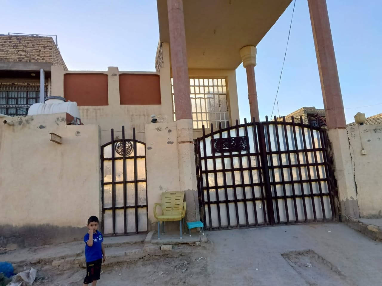 🌿 على بركة الله تعالى

✅ دار للبيع طابو صرف

✅ الموقع حي الزهراء خلف شارع ٢٠ خلف مدرسة ريبال قرب العلوه القديمه

✅ المساحه ٢٠٠ متر

✅ البناء طابق واحد

✅ يحتوي الدار غرف عدد ٢ وصاله واستقبال ومطبخ وصحيات داخلية وخارجيه ومناور وكراج

✅ السعر سوي متابعه للصفحه و علق بالصلاة على محمد وآل محمد يجيك السعر خاص

☎️ للاستفسار ***********

🏤 مكتب ابو عبدالله الشمخاني للعقار ديوانية, القادسية
