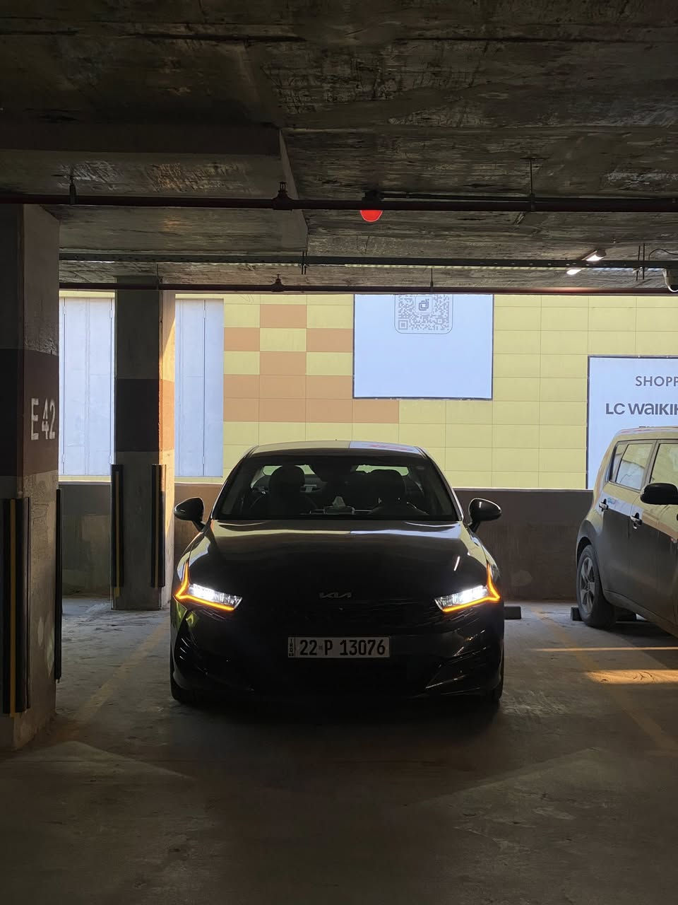 السلام عليكم
كيا كي فايف 2022 رقم اربيل الوحيدة بالعراق

حادث السيارة باب سايق مصبوغ وجاملغ مبدل نفس اللون وبيها كلير بالبنيد من امريكا ، 

مكينة وكير وكهربائيات سليم ومكفول ، 

السيارة بدون ايرباك كلها سليمة

السعر 165وبي مجال للشراي 

العنوان : بغداد حي الجهاد 

للتواصل : ***********
