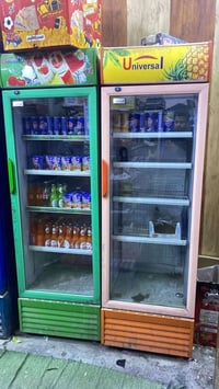 عارضات للبيع العدد 4 في حالة ممتازة ونظيفات وعدم الصيانه او الاعطال يع...