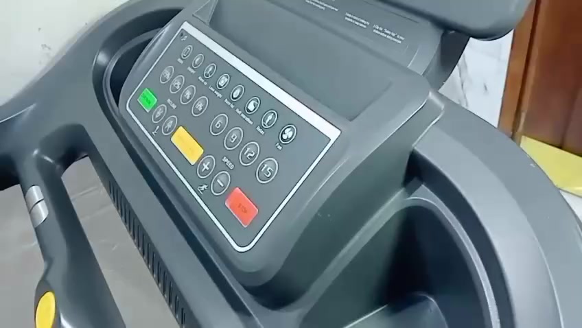 جهاز جري GT3 
يتحمل اوازن فوق 150كيلو
كلش كلش نضيف وحجمه شوي جبير السعر قفله ب200
ابد ماداخل تصليح  سبب البيع ضيق المكان 
عنواني بغداد ساحه الوثبه 
***********
