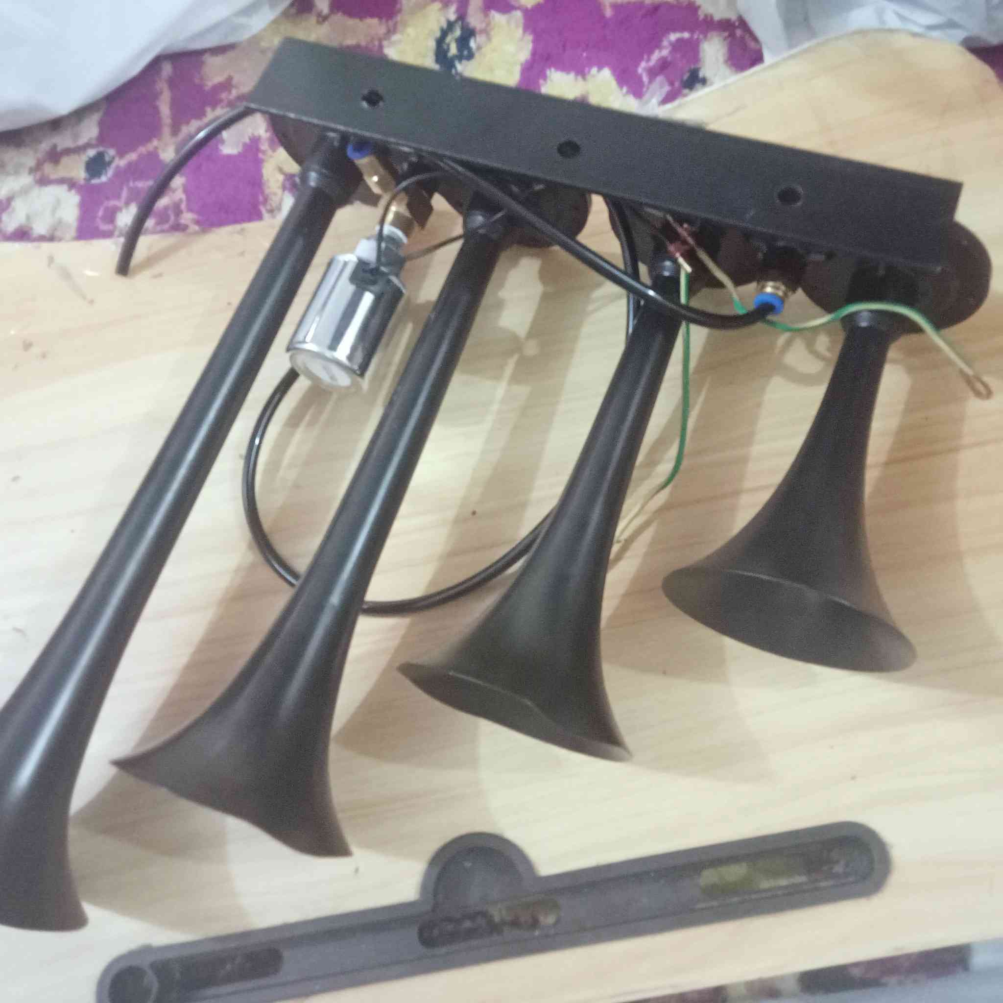 السلام عليكم ***********
داش كام 25
هورن هوة40
هورن بوش عنجة 350
فيت بم اصلي وعبوة اصلية 55
