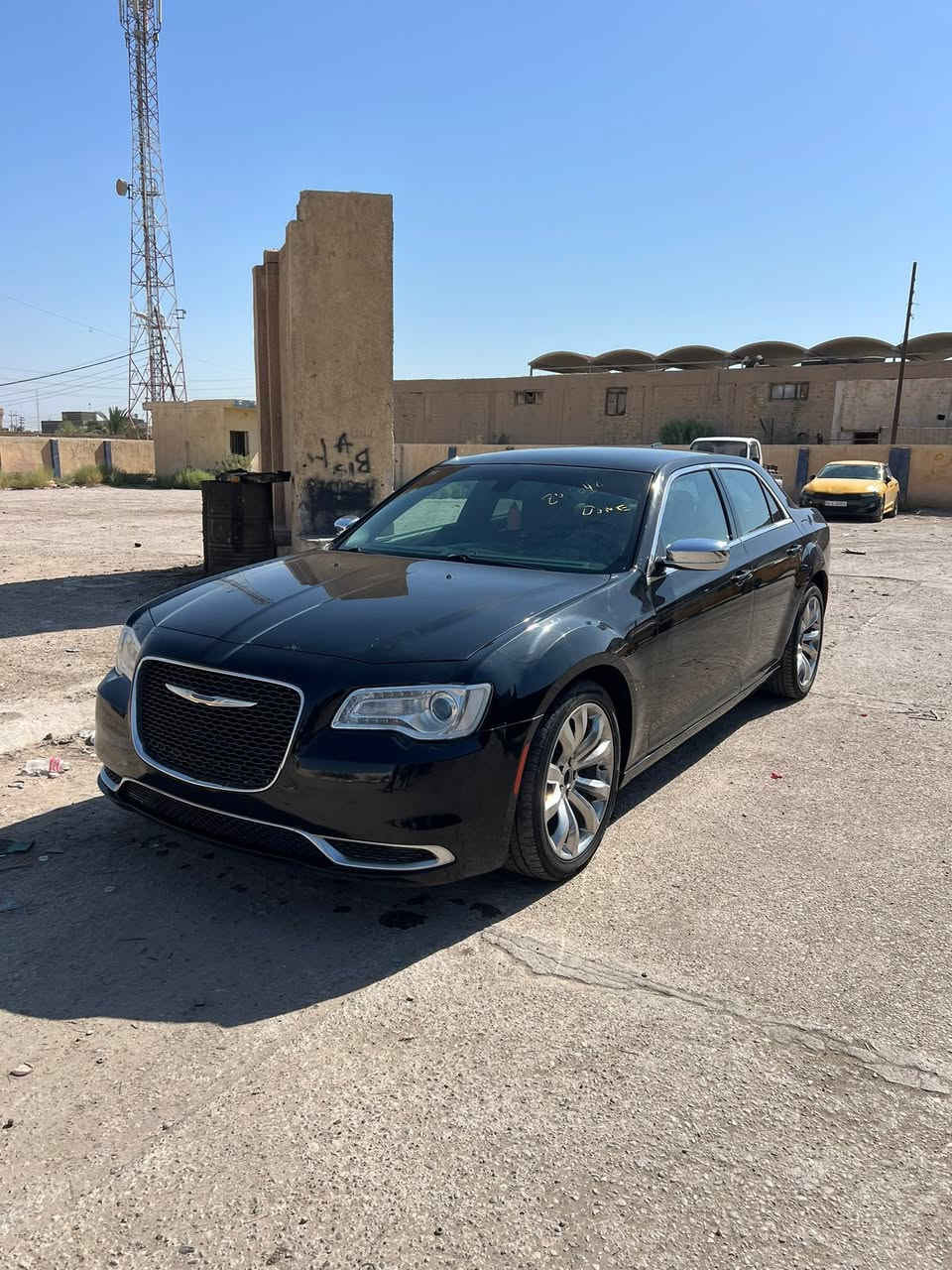 سلام عليكم للبيع كرايسلر دخول جديد ضباط صلاح الدين تحويل ثاني يوم بسم المشتري داخله حادثه من امريكا جاملغ سايق فقط وبارد باب خلفي باقي كفاله بدون ايرباك مشايه 100مايل الاستفسار اكثر اتصل *********** مكاني ناصريه قضاء الجبايش السعر 192بيهه مجال للشراي
