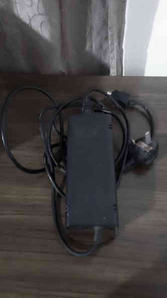 اكس بوكس 360 للبيع
موجود مع كامل ملحقاته
شغال 100%
240لعبه 
مع رام 250GB
ويده ربط على الموبايل بلوتوث 
السعر بلي 125
سعر اليده 15 
للاتصال *********** 
او خاص
