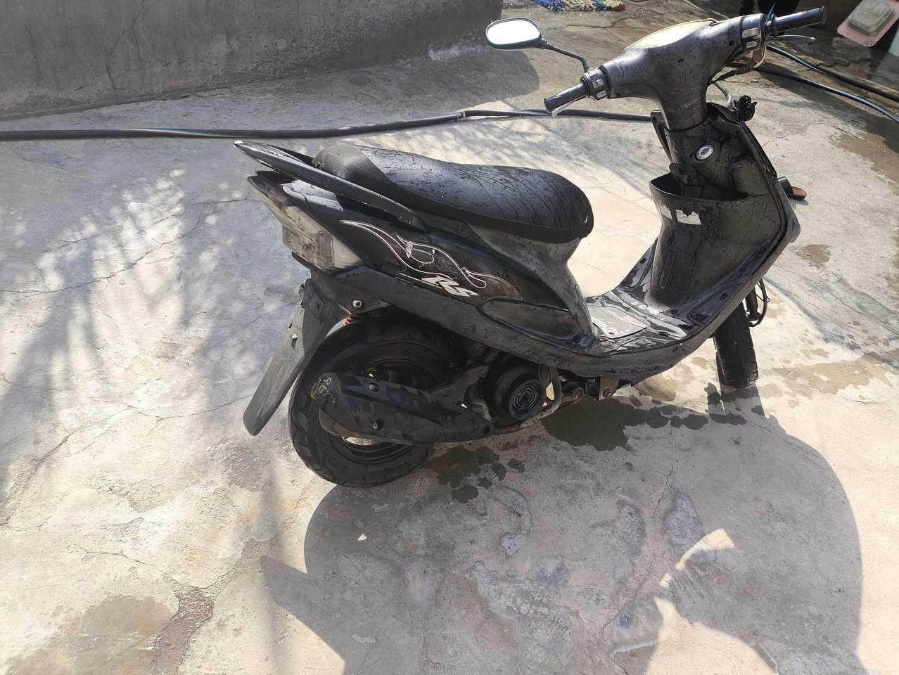 ماكس عدله النضافه فول كلشي شغال بيها دراجه ما مفتوحا زوج تايرات كلشي بلاد الدراجه 750 وهاذ رقمي *********** خاص ما عندي
