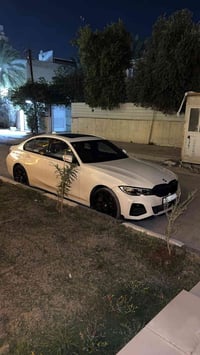 330i صبغ قطعة وحدة ماشيه 29 الف ميل  07739357403  ( السياره حادثها باب...