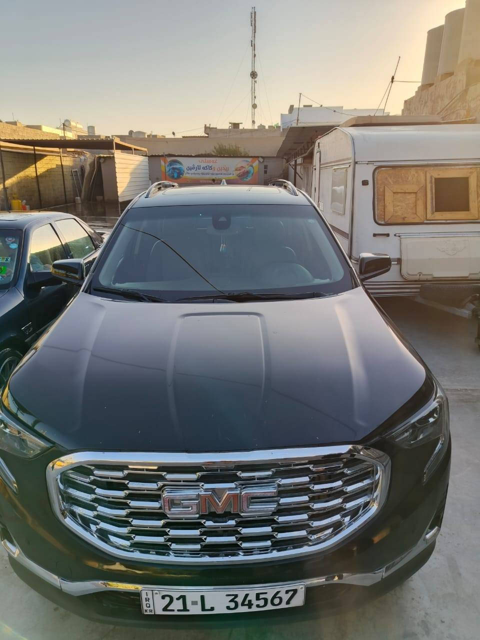 جی ام سی ترین (GMC Terrain) - مودیل 2021
المواصفات والتفاصيل:
​المواصفات: فول مواصفات (قەپات).
​الأوراق الرسمية: سنوية ورقم جديد، مع وجود بطاقة الوقود (البنزين).
​حالة البدي (الصبغ والضرر):
​البونيد: مستبدل (کۆڕاوە).
​الجاملغ (المدقر) جهة السكن: فيه تعديل بارد مقدار 10 سم.
​الجاملغ (المدقر) جهة السائق: نصف صبغ (بدون داخل).
​الجاملغ (المدقر) الخلفي جهة السائق: مصبوغ.
​الإيرباكات: جميعها مفتوحة (تەقیە) ولكن تم إرجاع السيستم بالكامل. ***********
