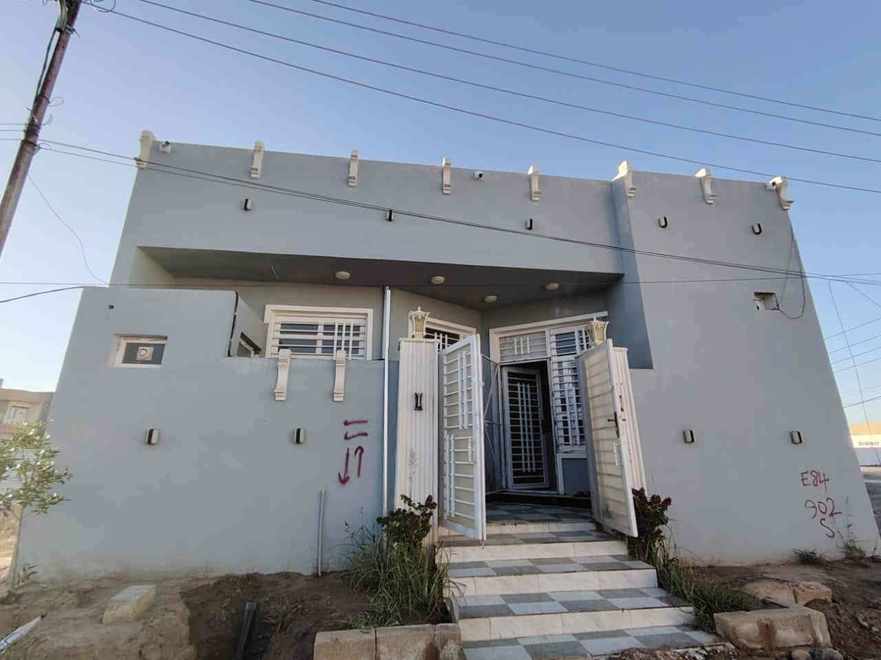 دار للبيع الديوم منطقة التوحيد قرب المدارس ومجمع الجوهره مساحه-100- م مربع جنب الركن -10ف-10- طابق واحد
شغل جناي وتعامل مع صاحب الدار مباشر للاستفسار-***********- اؤمراجعة مكتب ألق للعقارات شارع-60-
