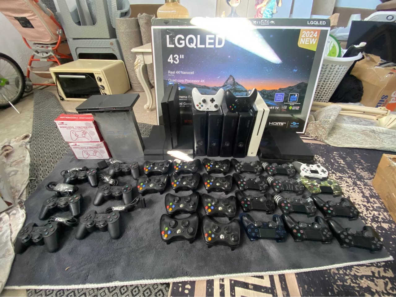 سلام علیکمـــ

ئەم ئەشیانە بۆ فرۆشتن
تەلەفیزۆنەکان (٦)دانەیە
(٣)شاشەی(٤٣LG) کە فول فولن نوێ ناو کارتۆن..
(٢)شاشەی (GENERAL)یەکیان شاشە (٥٠)یە ئەوەی تر شاشە (٤٢)ە..
(١)شاشەی(50 Samsung) وەک لۆک وایە فولە
(٢)پلەی ستێشن (٤)فاتی جۆکەر .
(١) پلەی ستێشن(٤)سلیم جۆکەر.
(٤) Xbox360 ئەوروپین نوێن
(١)Xbox one s یک تێرا بە ئەکاونتەوە دوو دەسکی لەگەلە
پلەی ستێشن دوو پرۆ و ئاسای شەش دەسکی لەگەلە..

تکایە ئەگەر موشتەری نیت سەرم مەهێشنە شوێن هەولێر 
ژ.م(***********) أربيل, العراق
