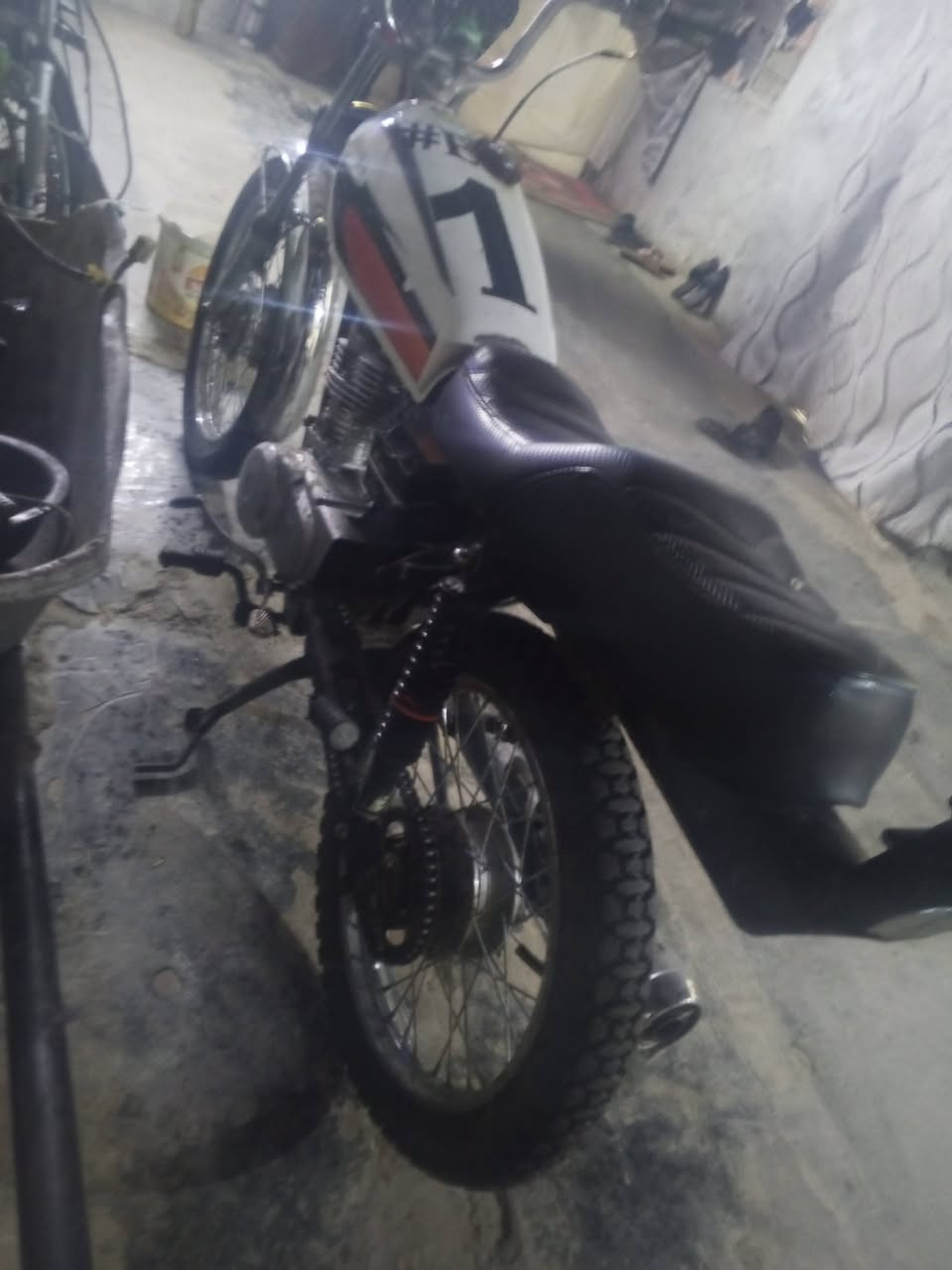 ايرانيه كامله مكمله حربيه الدراجه مكينه ما مفتوحه عنوان بغداد جسر ديالى ***********
