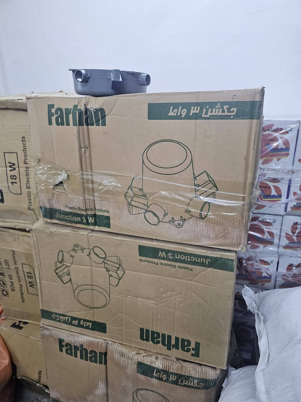 متوفر كهربائيات تصفية مخزن
سويجات 
بلكات 
سويتج سخان + سبلت
جكشنات
بأسعار مناسبة 
واعداد كثيرة نسبيا
التواصل واتس 
***********

