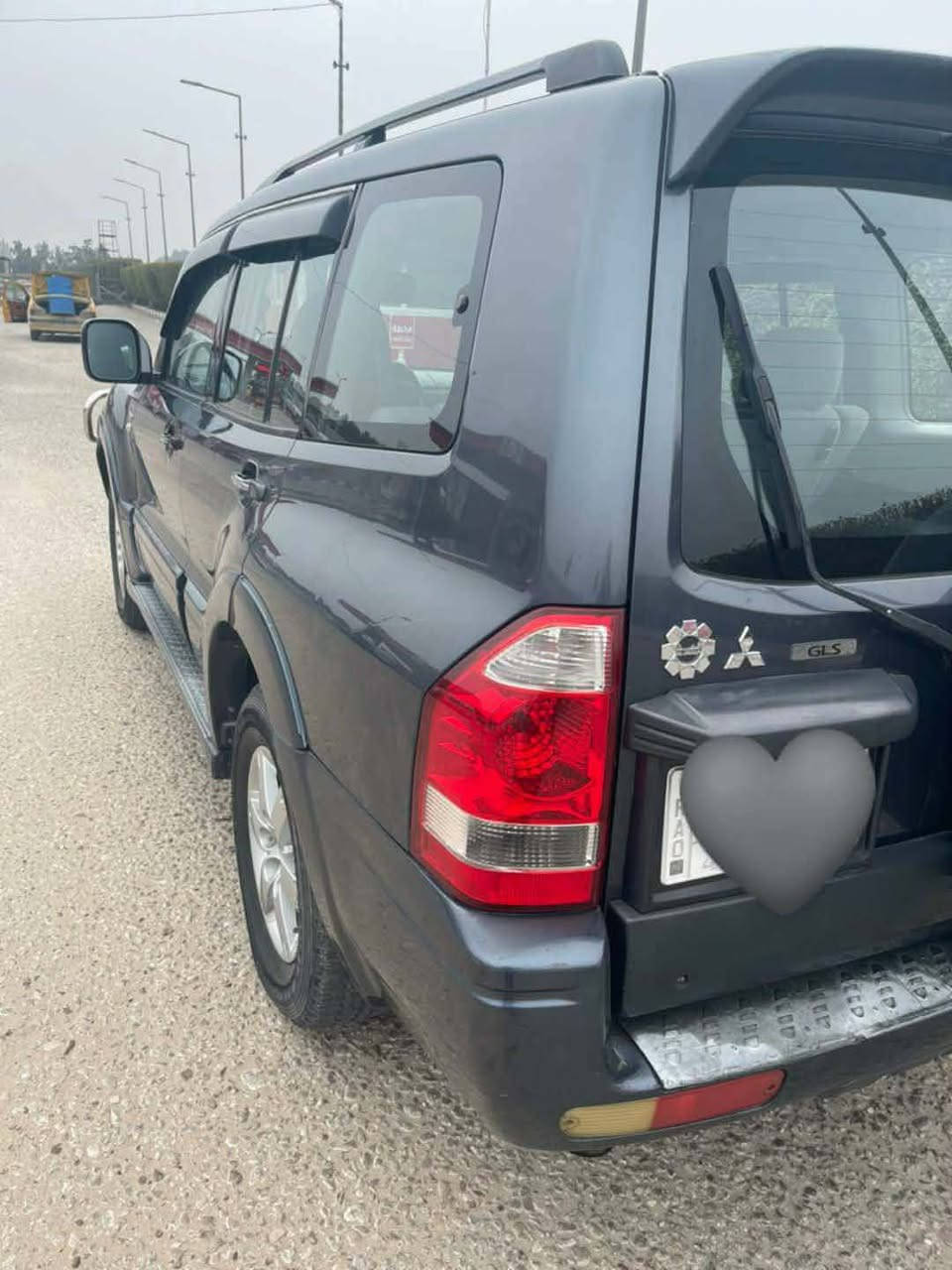 سلام عليكم باجيرو للبيع٢٠٠٦ رقم بغداد محرك ٣٨٠٠ الكير ٥ نمر نشطه تراي جكساره سنويه مجدده لل٢٨  محرك مبدل طابوكه حاويه مكينه جديده ستندر دك جرس بسرعة ١٢٠  تخم تاير جديد حداديه اماميه وخلفيه وتخم دبلات جدد  تبريد ٣ قطع ثلج ويه السويج باتري ودينمو شادهن جدد سياره مكفوله من الصبغ ماعده بلاستك الدعاميه الاماميه مصبوغ وبيه شخوط خباثه ناعمات ممبينات اله توصل يم السياره يله شوفهن بيه كامره خلفيه وشاشه بمكان الامرايه الوسطيه سياره بسمي تحويل ثاني يوم ترايك للبصره  المكان النجف ت*********** بيه مكانين بارد على كد شبر  غرفته دوشمته البلاديه جدآ نظيفه السعر ١٠٥ وبيه مجال قليل
