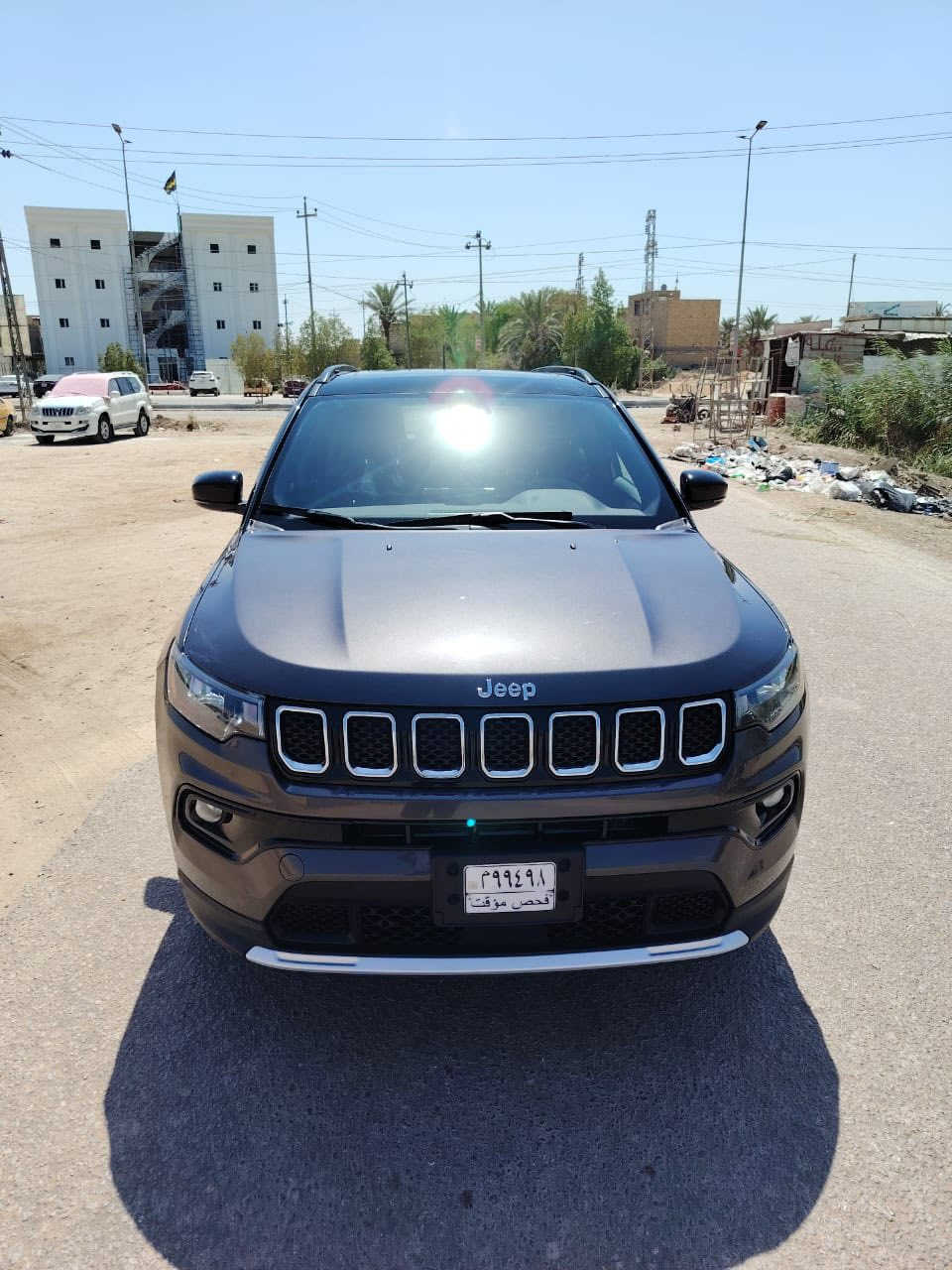 جيب كومباس  2023 الشكل الجديد
دخول جديد فول مواصفات 
ضررها فقط صبغ الجاملغ  الامامي الايمن  والباقي كفالة عامة 
مواصفاتها 

* كشنات جلد - تدفئة تبريد  للكشنات  
*  سايد بريك. دكمة 
* فور ويل 
* لايت زنون كشاف متحرك مع الستيرن
* سماعات مع نظام صوتي Harman Kardon
* بانوراما
* 3 انظمة قيادة 
* رادار امامي. - جانبي -خلفي
* مري جانبي هيتر 
* كامره  دوارة 
* ويل كب حجم 19 انج
* محرك 2,0 تيربو 
* دبل اكزوز 
* 40 الف كيلو متر وليس مايل 

السعر 165 وبي مجال  بدون لوحات 
علما دخول السيارة باسمي 
***********
