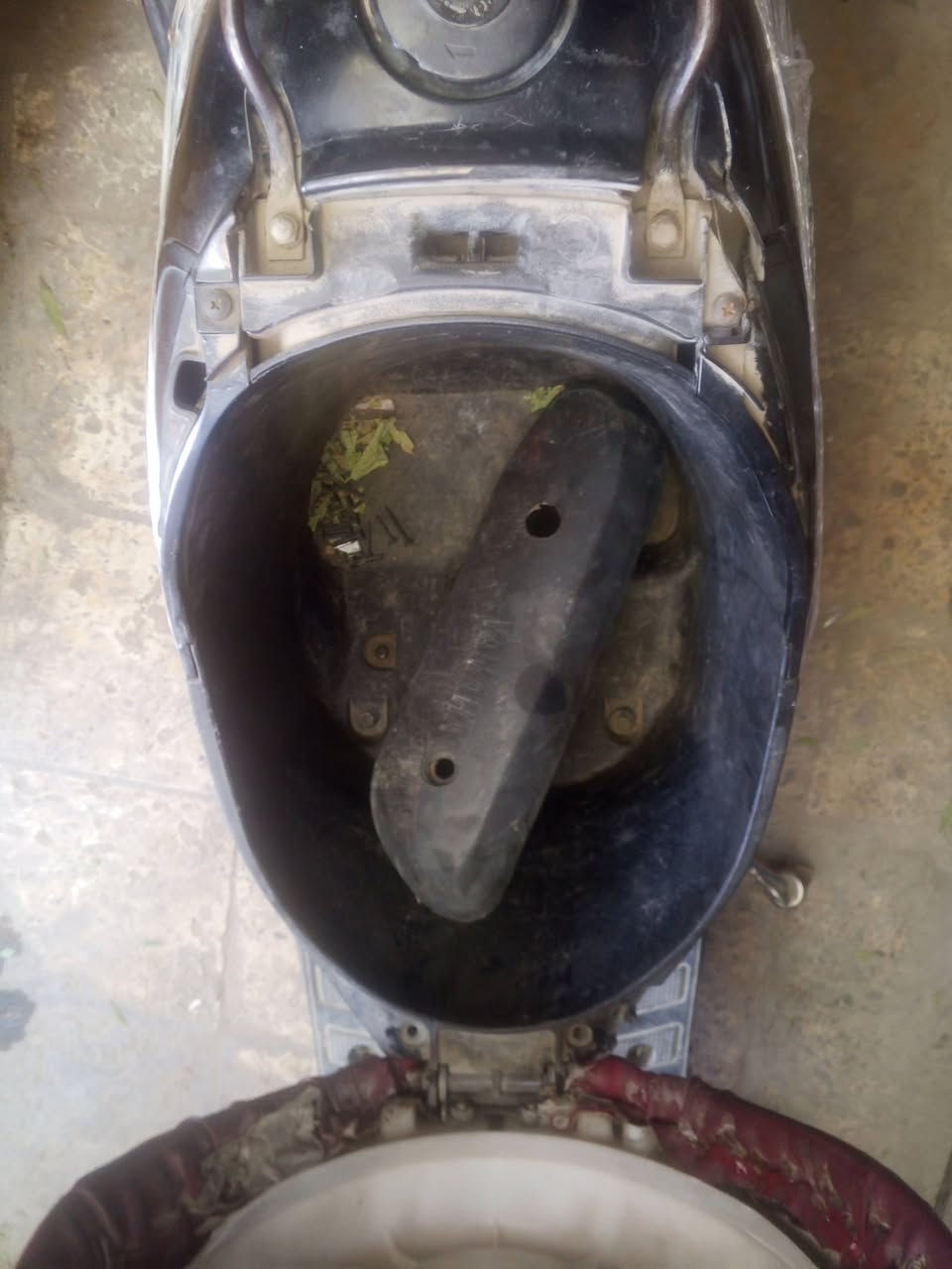 ب (250) وبيها مجال دراجه بطه هندر واحد كلش جديده بيها شخوط بل بچم ونقصها باتري دراجه معدل ودبلات جدد طستها ناعمه نضيفه كلش استفسار *********** (علي)
