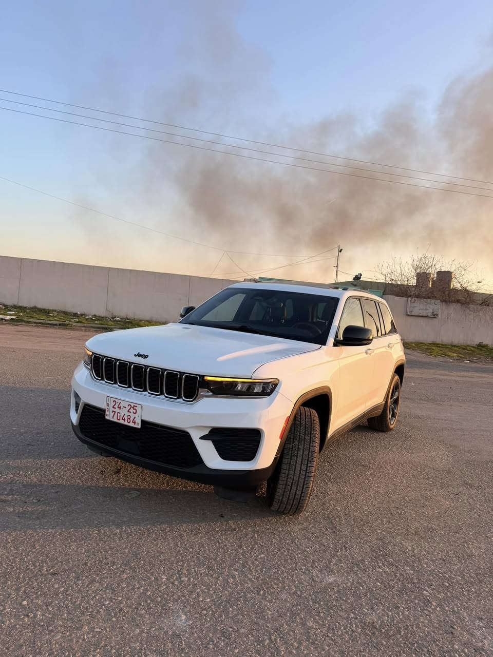 سلام عليكم 
جيب لاريدو شكل جديد 2023 
بلاك توب فول موصفات 
حدثها جملغ وبوند بدون دواخل بدون شواصي شرط 
كاتي تترقم شمالي مده ترقيم 90 يوم 
مكانها موصل مدينة المعارض الجديده معرض RTR 
سعر 295 وبيها مجال 
***********
واتس اب ***********
