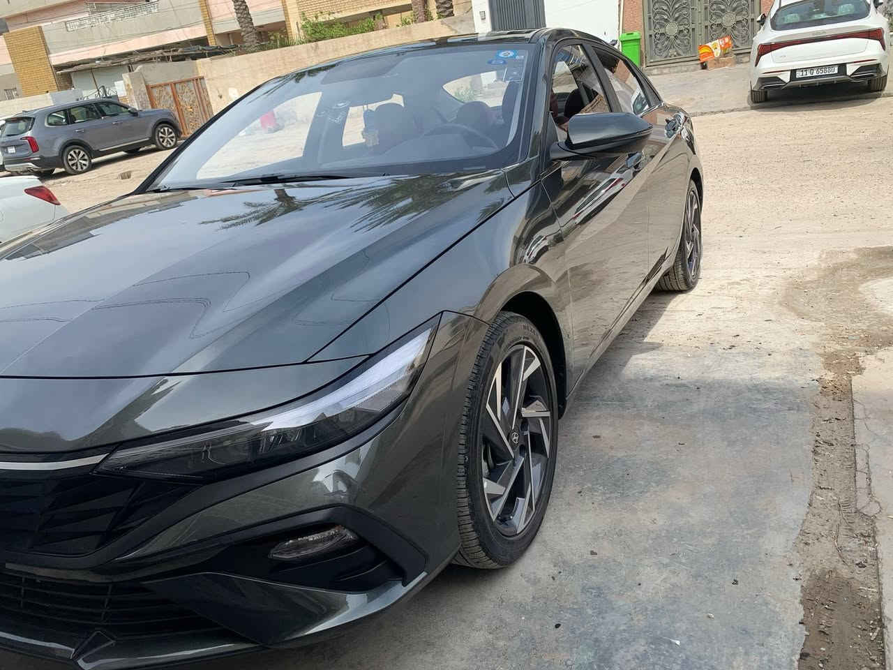 هونداي النترا  خليجي تجميع صيني
لون مميز

موديل 2024 

ماشيه 22

فول المواصفات 

بصمه 

سلايت 

حساس امامي خلفي 

كامره خلفيه 

شاشه 

سايد بريك دكمه 

دشبول دجيتال 

قطعتين تبريد 

وباقي المواصفات المعروفه 

السياره رقم بغداد   
   

السعر 145💵وبيه مجال 

العنوان📍بغداد

    متوفر واتساب***********☎️
