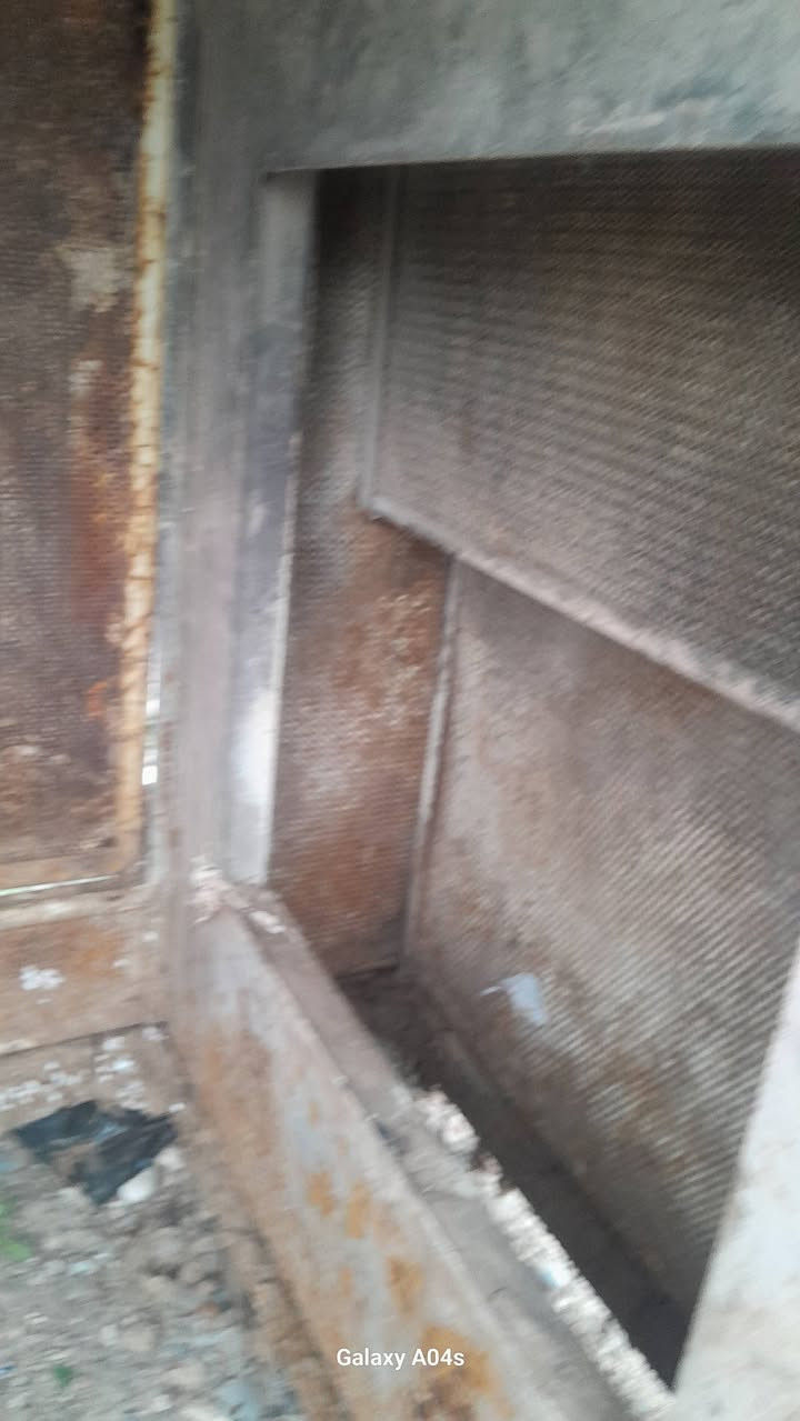 كاتم للبيع العنوان زاخو ساحه دلو  ***********
