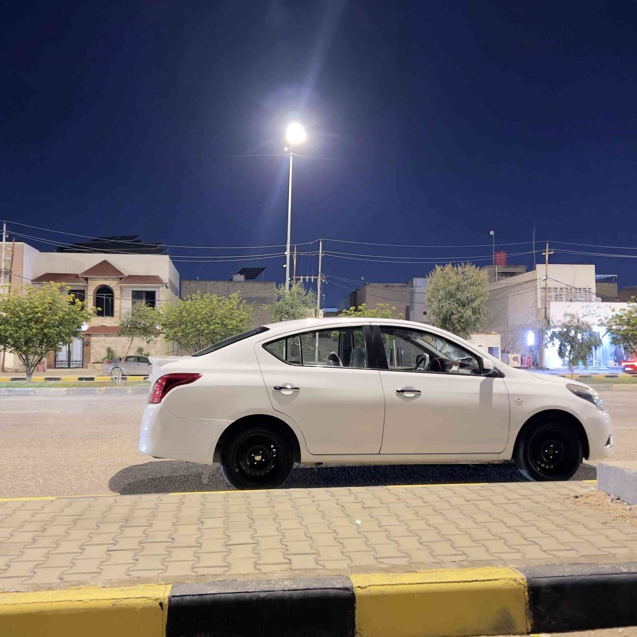 السلام عليكم نيسان صني للبيع موديل 2021 مكفوله كفاله عامه لاصبغ لاتبديل لا بارد نظيفه كلش فقط طخه بسيطه كلش بالباب الخلفي السياره ع ايدي تخم تاير جديد قبل يومين شديته باتري جديد حدايه جاهزه من كلشي السياره ماعايزه برغي بانزين محسن دهن موتل السياره بأسم شركه تريد تحويل تريد وكاله السعر 104 وبيها مجال للشراي مكان النجف الاشرف وبالعافيه ع الياخذها للتواصل والاستفسار ***********
