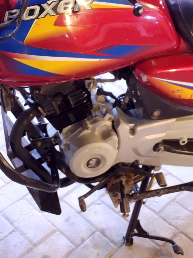 السلام عليكم خوان دراجه بوكسر مديل ٢٠ دراجه نشطه ومرتبه بس عوزها ترتيب لا اكثر ولا اقل مفتوحه مره وحده عوزها دوسات رجلين ودوسات الوره بس وحده كلوب امامي شغال وكلوب خلفي شغال اشاير عوزهن ربط ضفيرتهن موجوده ولعينه كذالك بس ربط الدراجه ااوراق تجي وتفحص ونشوف لأن أنه هم ما اعرف بيهن كللش جناي ايراني وخذتها وما اعرفلها الله يشهد علي تجي تفحص وتشوف افضل الك وسعرها مليون وميه وخمسين وبيها مجال قليل كللش بدون احراج مكاني الكزيزه   رقمي وتساب  متواجد *********** وكل الهله
