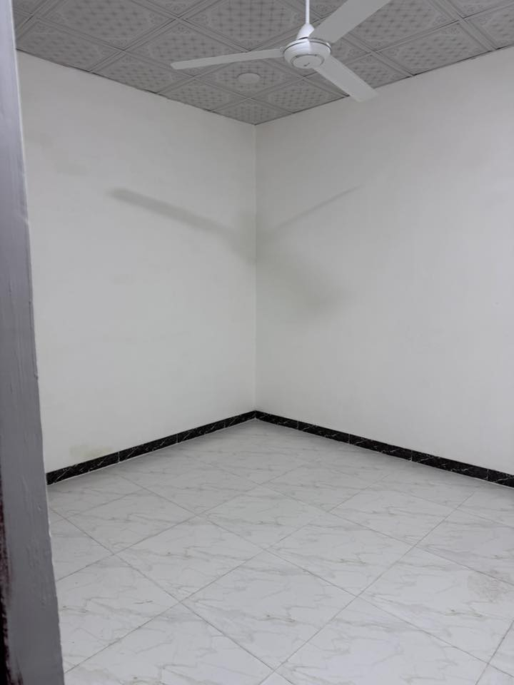 دار للبيع المساحة 50م
طابو زراعي سند 25 اقرار محكمه مقابل ملحق قريه الغدير ع شارع المطار عمود 327 المنطقه كلها تبليط وخدمات  كامله

يحتوي الدار على غرفة نوم وصاله ومطبخ مزدوج وصحيات 

الدار جاهز للسكن كونكريت اساس وسقف 

كهربائيات كامله مراوح انارة داخلية خارجبه  خط مولد ووطني خط ماء تأسيس ماء تناكي سخان مغسلة خلاطات  .. جاهز للسكن

السعر20 مليون

للاستفسار ***********
