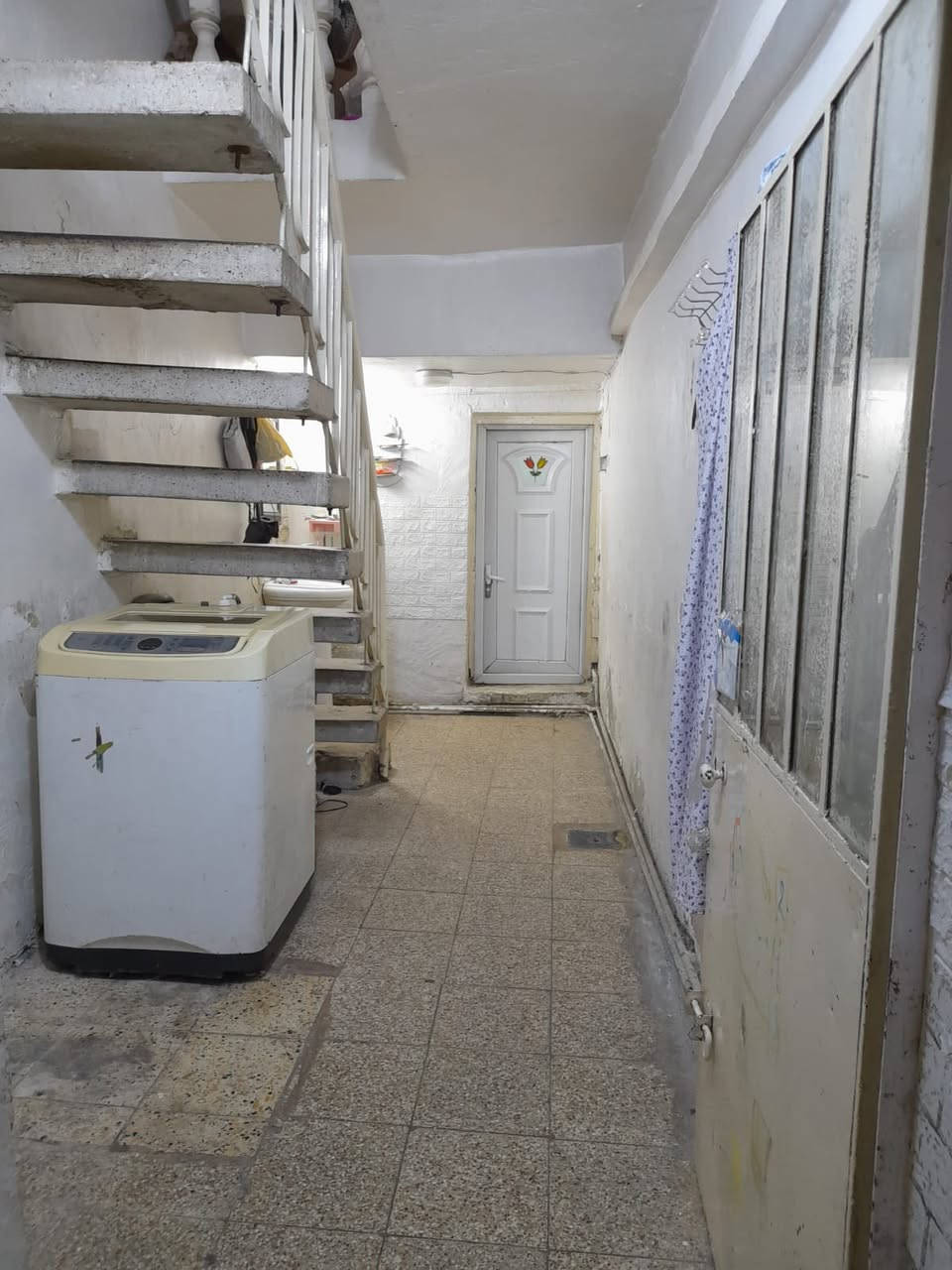 السلام عليكم بيت للبيع المكان حي اور الشعب ولاستفسار على هذه الرقم ***********
