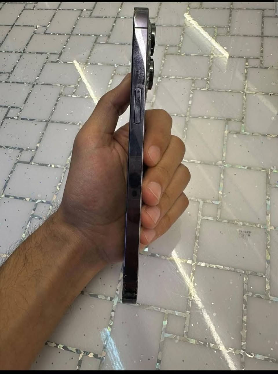 سلام عليكم للبيع
مكلف بالنشر / ايفون 14 Pro max نضيف 
لا مفتوح ولا مصلح / (دبل سيمكارت ) الجهاز ممفتوح ابد 
ذاكره 256 و بطاريه 100  صارله سنتين ع هالحال ناسين الحساب مالته و مقفول عندهم ينفتح يم اي ابو اجهزه / الجهاز كلشي شغال بيه بس مقفول ايكلود و الشاشه الخارجيه تحتاج تبديل و الضهر هم 
يعني ايكلود و شاشه خارجيه وضهر فقط .
الجهاز متروك هواي
شاصي نضيف/  عدا الشاشه و ضهر و ايكلود  بس شاشته شغاله اللمس مالتها كله شغال .
سعره 180نهايته وقفللل قفل 
ينفتح تخطي و ينفتح رسمي اني ابيع قفل 180 من الاخير
 / مكاني بغداد باب المعضم 
رقمي ***********بي واتساب
