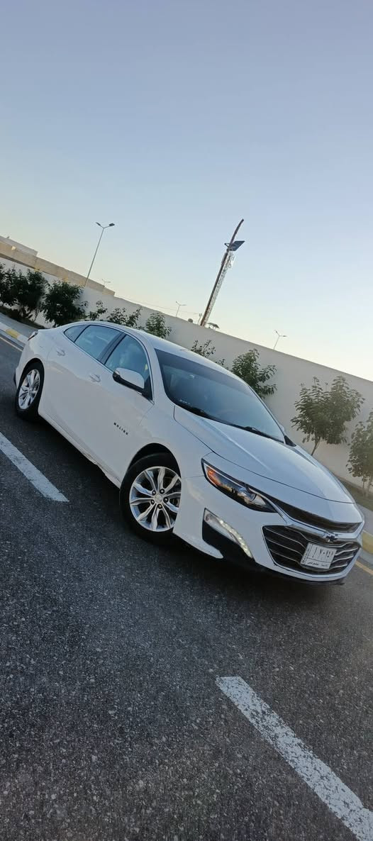 تحياتي للجميع
ماليبو 2020 
الفئة lt  نضيفة جداا 
ثنين بصمات وياها من الشركة 
اللون ابيض المرغوب 
ماشي 70 مايل 
المواصفات (بصمه تشغيل وابواب -تشغيل عن بعد- تحكم ستيرن ومثبت سرعة- لد امامي -بك لايت لدد- كشنات تدفئة 
قطعتين تبريد امامي وخلفي-شاشه تدعم كار بلي)
الضرر كما موضح بالصور (جاملغ تبديل واطرف البنيد صبغ فقط بدون دواخل شرط ردايرات الشركة بلاديه )
مكينة وكير برغي ممفتوح بيهن شرط الفحص 
استخدام نضيف وبانزين محسن فقط ودهن رافنول ❤
السيارة جاهزة بدون اي نقص وتراي وين ميعجبك 

المكان ديوانية 
*********** 
السعر 122
